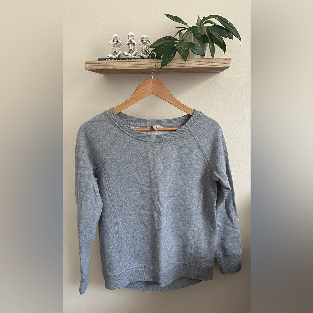 Banana Republic Gray Crew Neck Sweater
